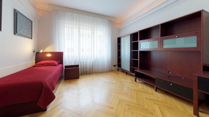 Grosslingova-Bedroom(1)